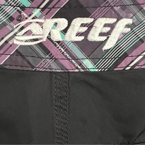 Men’s Reef Stryker Black With Purple Plaid Swim Trunks Board Shorts Size 33 - Picture 13 of 14